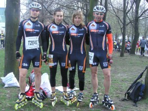 Jarda, Kája, Kami a Petr před startem již v nových kombinézách Gigasport ISC Team model 2009